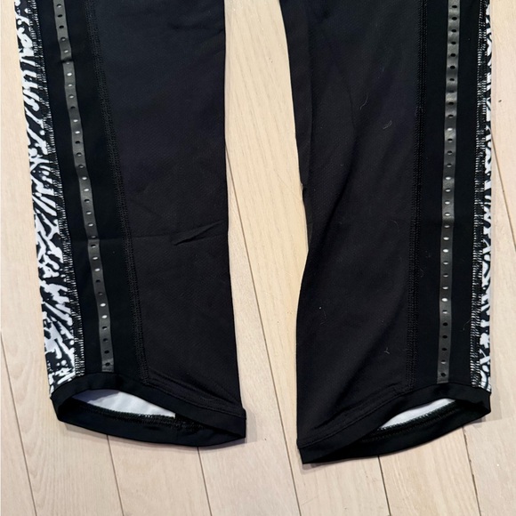 Lululemon Soulcycle leggings - Picture 4 of 7